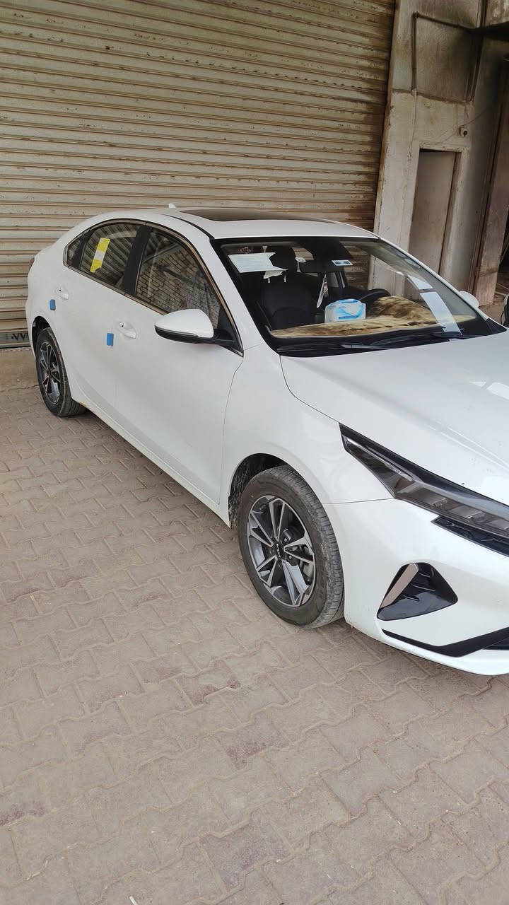 كي 3 موديل 2024 مواصفات فول 
رقم اربيل  ماشيه 42الف وسيارة كفاله عامه               
السعر 140$ وبيها مجال قليل 
مكان السيارة العمارة اتصل ***********
