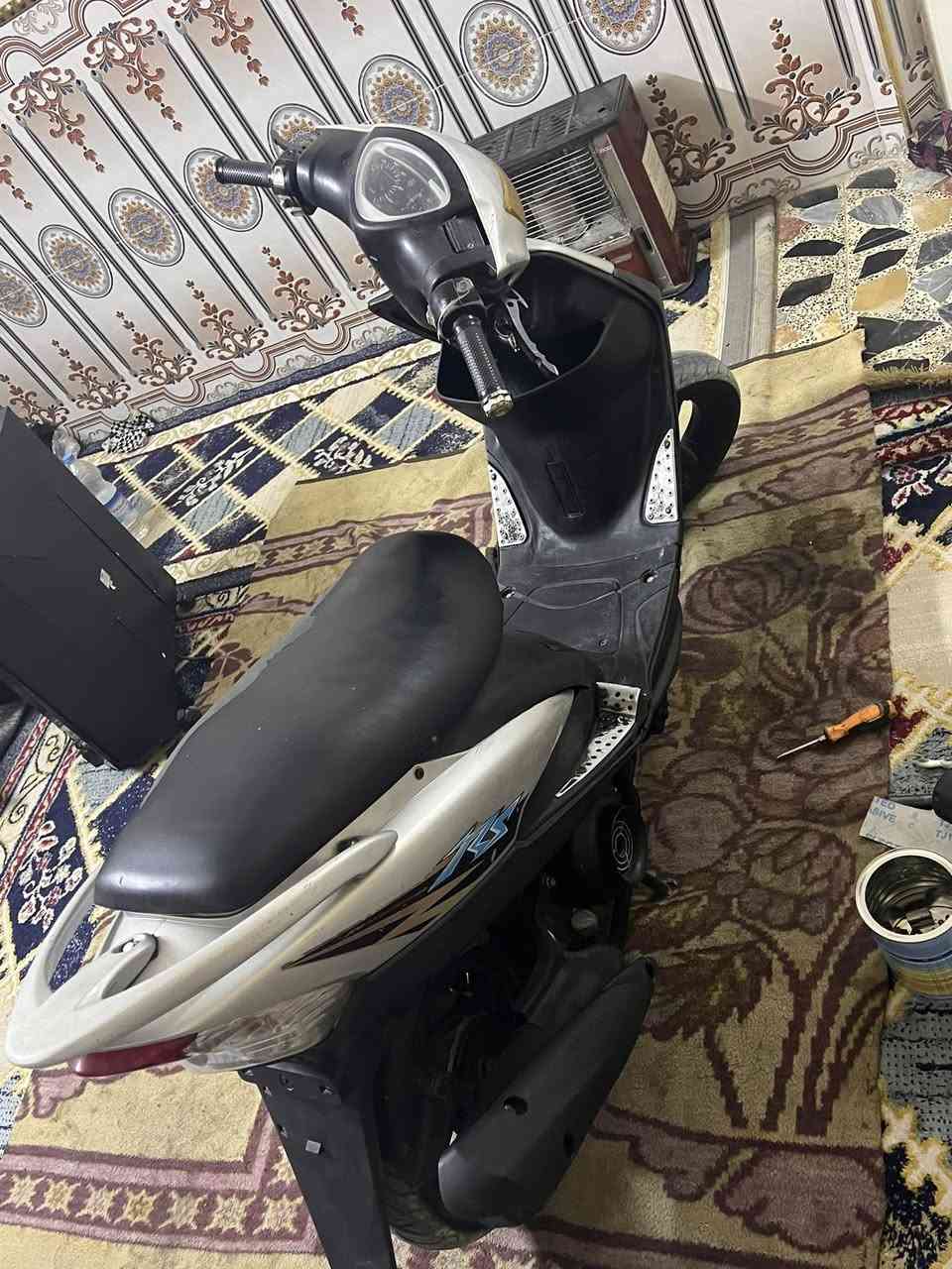 السلام عليكم دراجه ماكس مكينه خير من الله لا نضوح ولا تبخير خرسه كفرات بلاد بريك امامي خلفي سكن دبل شاير كربيات كله شغاله سلف هندر بكل وقت تجي وتشوف لنضافه كدام عينك لواقع حله من الصور عنوان بغداد مدينه لصدر سعر550 وبيه مجال حق لجيه***********
