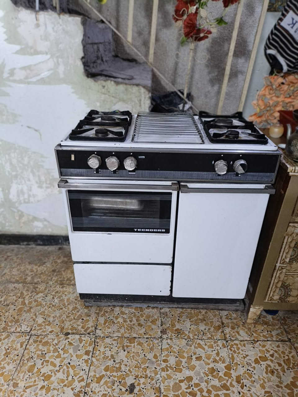 سلام عليكم غراض للبيع جدد الله شاهد ونضيفات مكاني بغداد شعله *********** السعر خاص
