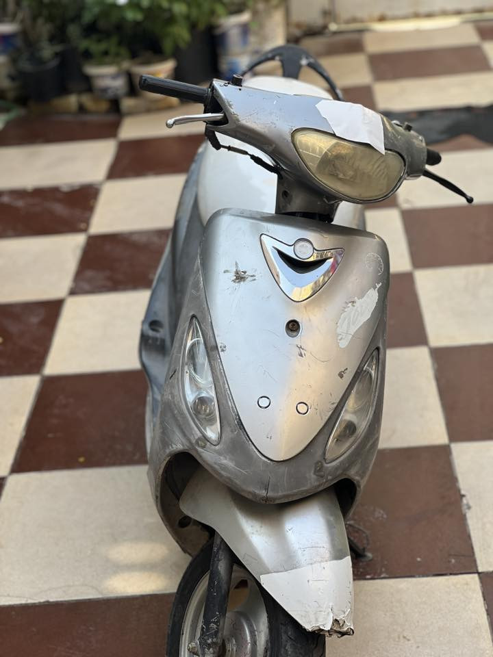 السلام عليكم شباب ماكس منغولي طافيه عطلها بس كابريته وبيها  بعد نقوصات ب325 والشراي بخدمته عنوان ناصريه اريدو ***********
