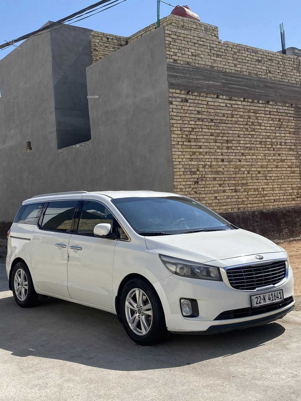 السلام عليكم 
كيا كرنفال ٢٠١٦ خليجي
ماشيه ١٤٢ km
السياره نص مواصفات 
الضرر جاملغ امام عكس السايق غبغ فقط لا معجون ولا دواخل اثر شخوط ونصبغ وباب سلايت بارد بس موضح بالسونار
المحرك السياره ٣٥٠٠-V6
السياره بسم ولد من الكوت 
الاستفسار *********** 
السعر راسلني ع واتساب وتدلل 
🧿
