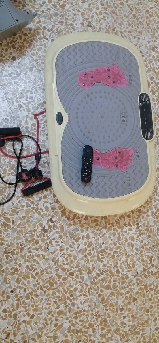 حجلة ١٠
هزاز طفل ب٢٥
جهاز رياضه ب٣٥
مقعد ب٨ جديد مامستخدم
ديديه شرط جديده بيها موسيقى ب٣٥
تواصل ***********
