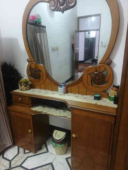 سلام عليكم غرفه نوم صاج عراقي للبيع نظيفه اي ضرر مابيه للاستفسار ***********
