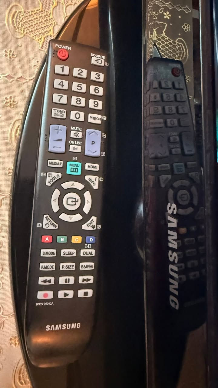 شاشه سامسونك اصليه LCD
شغاله كامله 
قياس ٣٢ بوووصة للبييييع 
سعرها ١٢٠ الف وبي مجال


**إذا كنت صاحب هذا الإعلان وتريد حذفه لأي سبب، رجاءا أرسل رسالة إلى الدعم الفني**