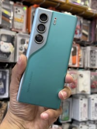 اخوان جهاز  تكنو كانون 40 برو 5g ذاكره 256 الجهاز نضيف نضافته 90./. مس...