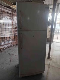 ثلاجه • 22قدام • شغله ع شرط