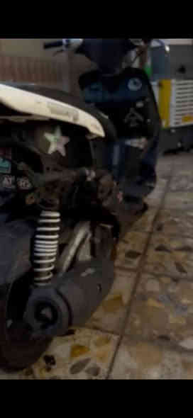 سكنس نثيه للبيع جاهزه لشارع
دراجة شلعه معدل تشكع الكاع شك
باتري جديد عقل جديد 
تايرات جدد بريكات جدد
بريك اماكي رياضي
ابيع رياضي بدون كفرات
سعر 300 مكاني بغداد حي اور
رقم الهاتف ***********
