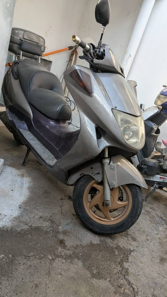 بەشەرتی هەمو شتێ بێ نوقسانی 
مەکینەی 250 cc  زۆۆر بە هەڵمەتە السليمانية, العراق


**إذا كنت صاحب هذا الإعلان وتريد حذفه لأي سبب، رجاءا أرسل رسالة إلى الدعم الفني**