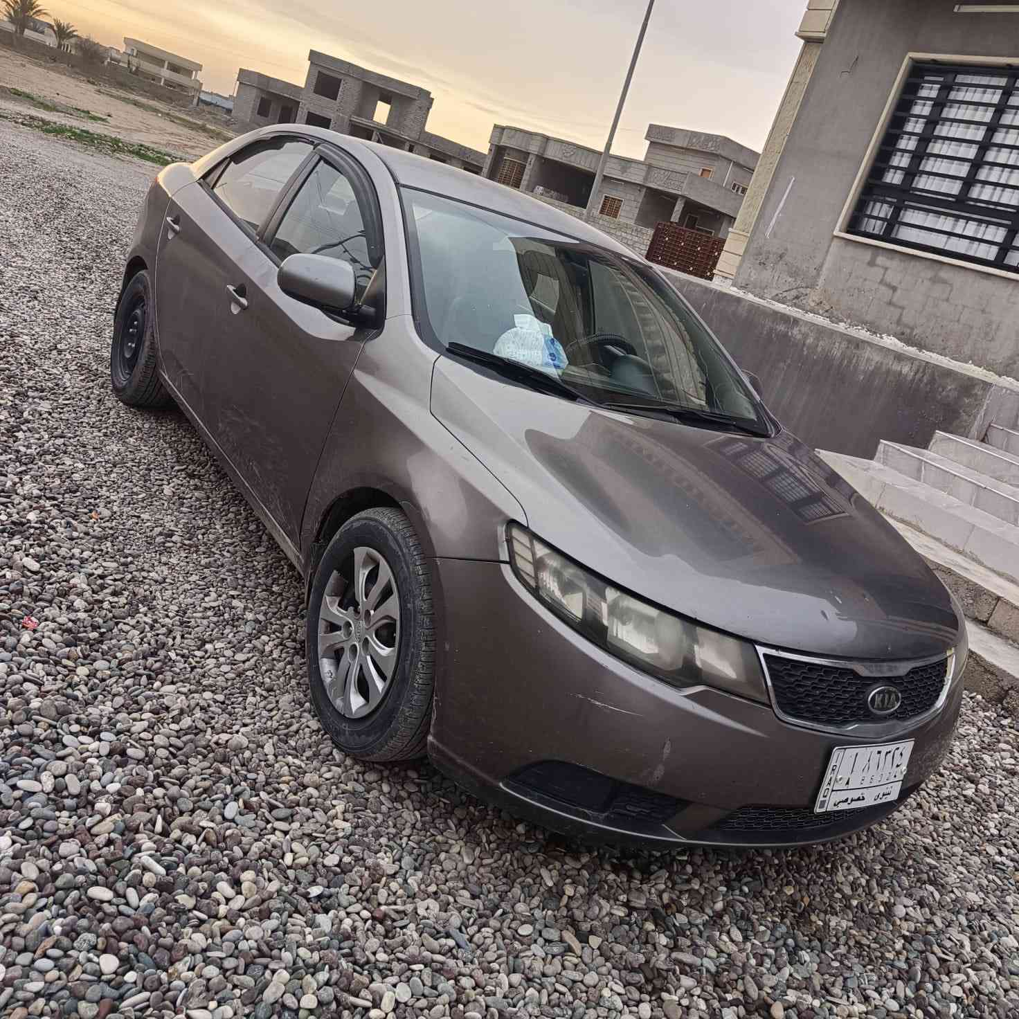 السلام عليكم سيراتو موديل 2012
رقم نينوئ شرط التحويل كابون بانزين بيه 

كير محرك شرط محرك مال گصه 

______________________

صبغ حزام اثر شضايه 

صدر جديد 

طخم تاير جديد 

سعر 82 وبيها مجال 

________________

للستفسار الاتصال علئ الرقم ***********
