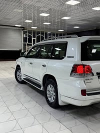 لاندكروزر 2011 ستينية اصل GXRi السيارة مكفولة كفالة عامة السيارة جاهزة...