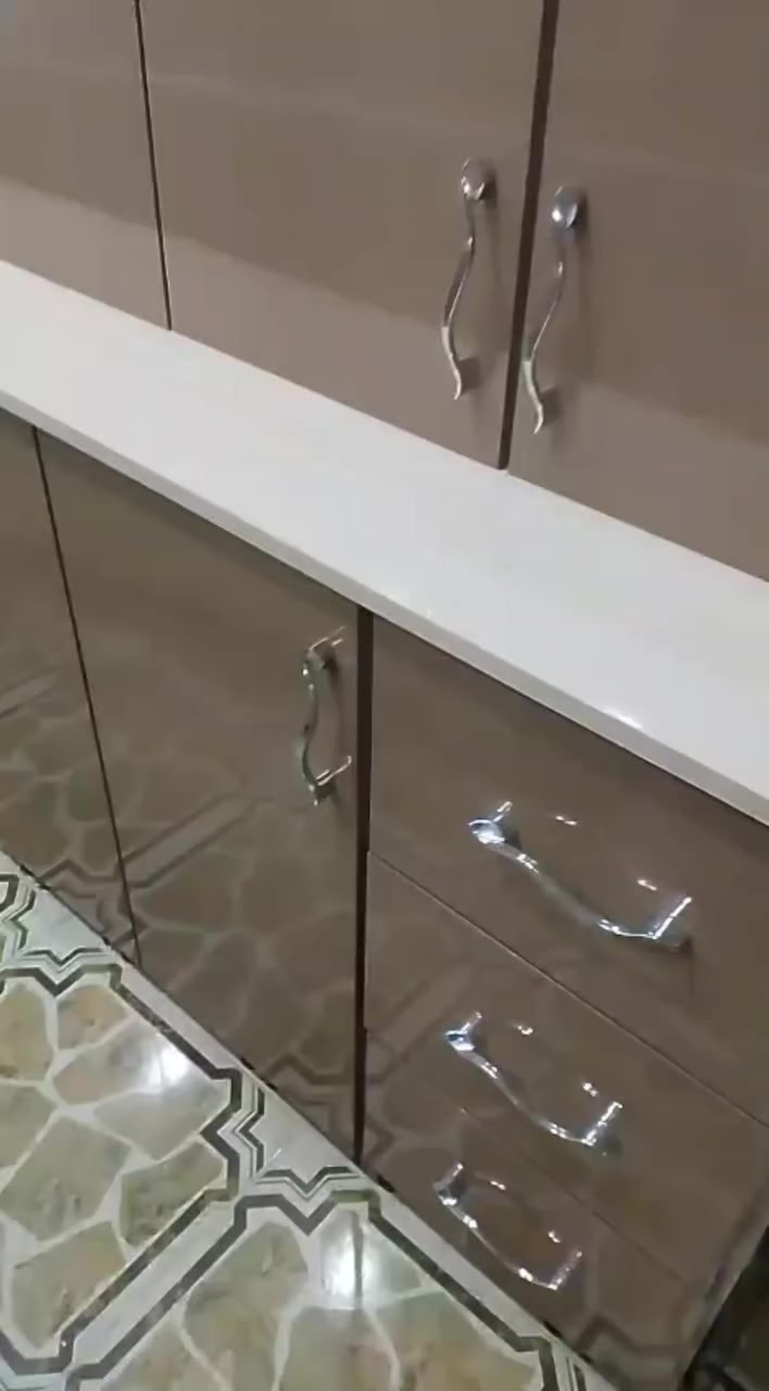 السلام عليكم كاونتر نظيف مستعمل تركي خشب رقم ***********
