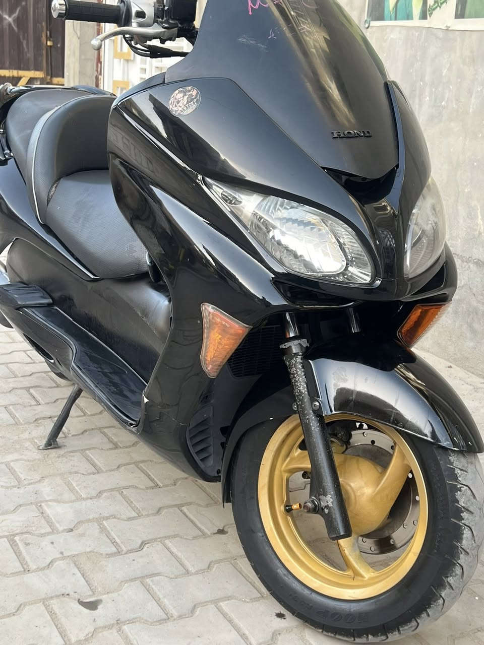 سلام عليكم
 للبيع / درجة فورزة 09 (7 كير) (4 تحويلات)فول مواصفات قبل شهر منزله من الرمبه تدفئة يدات جهاز كامل سماعات دفن كله بلاد بحالة الوكاله الدراجة بصمتين وسويج طواريء الويالة ذهبية مازدات كرستال جك جنطة دبل عالي ناصي الدراجة مكفولة كفالة عامة بيه مكاتبه منفيس جيب وياك الف فيتر وفحص السعر خاص راسلني ودلل الشراية يراسلني التواصل واتساب 📞 (***********)
