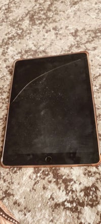 ايباد 9 ذاكره 64 جهاز نضيف فقط بي هاذا الفطر ومامثر على لمس السعر 190 ...