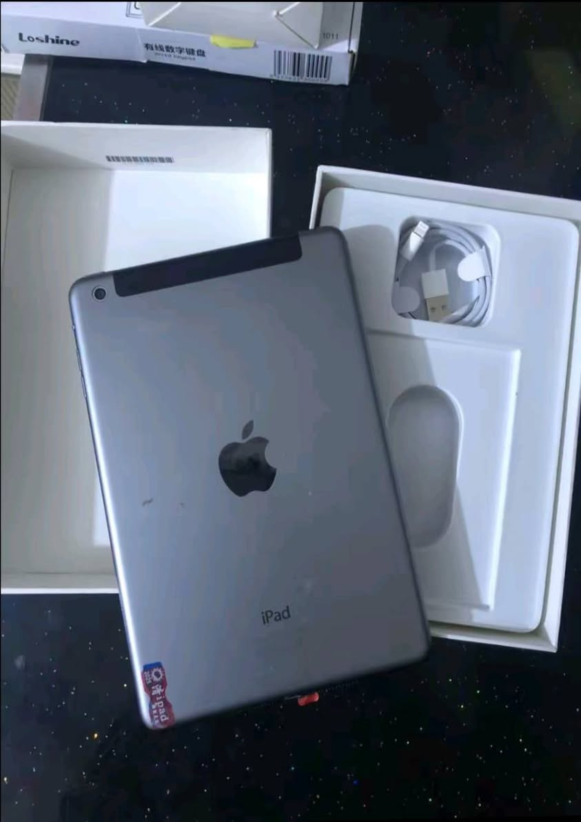 ايباد ميني 2 بشرط جديد كلش السعر 75 الاتصال ***********
