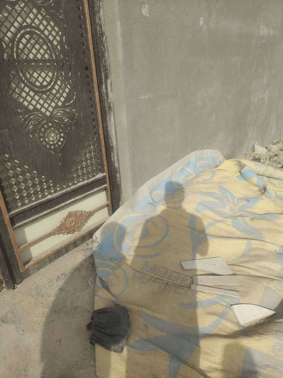 بيت للبيع طابو صرف  بناء جديد  يقع على ساحه 

عنوان سوق الشيوخ  حي العسكري  خلف مدرسه نهاوند

لاستفسار والتواصل خاص او على الارقام لتاليه

حسين/***********  او ***********

نستقبل كافه العروض الطابو والزراعي بيع وشراء في جميع مناطق سوك الشيوخ في مكتب حجي خير
