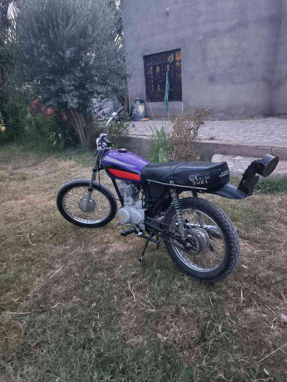 نامه 21 كلك كلك بيها رقم شاصي مكينه ناعمه شلعه ومعدل مكفوله تايرات جدد دراجه كامله ماعوزها شي رايدها ب 300 وبيها مجال بسيط تواصل *********** متواجد واتساب او خاص
