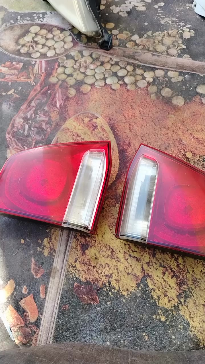 غراض لاندكروز للبيع مال مديل ١١
***********
