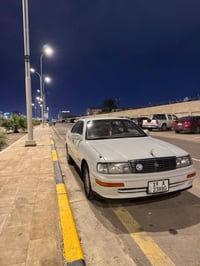 من رخصه الادمن سياره بطه كراون للبيع متصل السياره جاهزه مجهزه من حدادي...