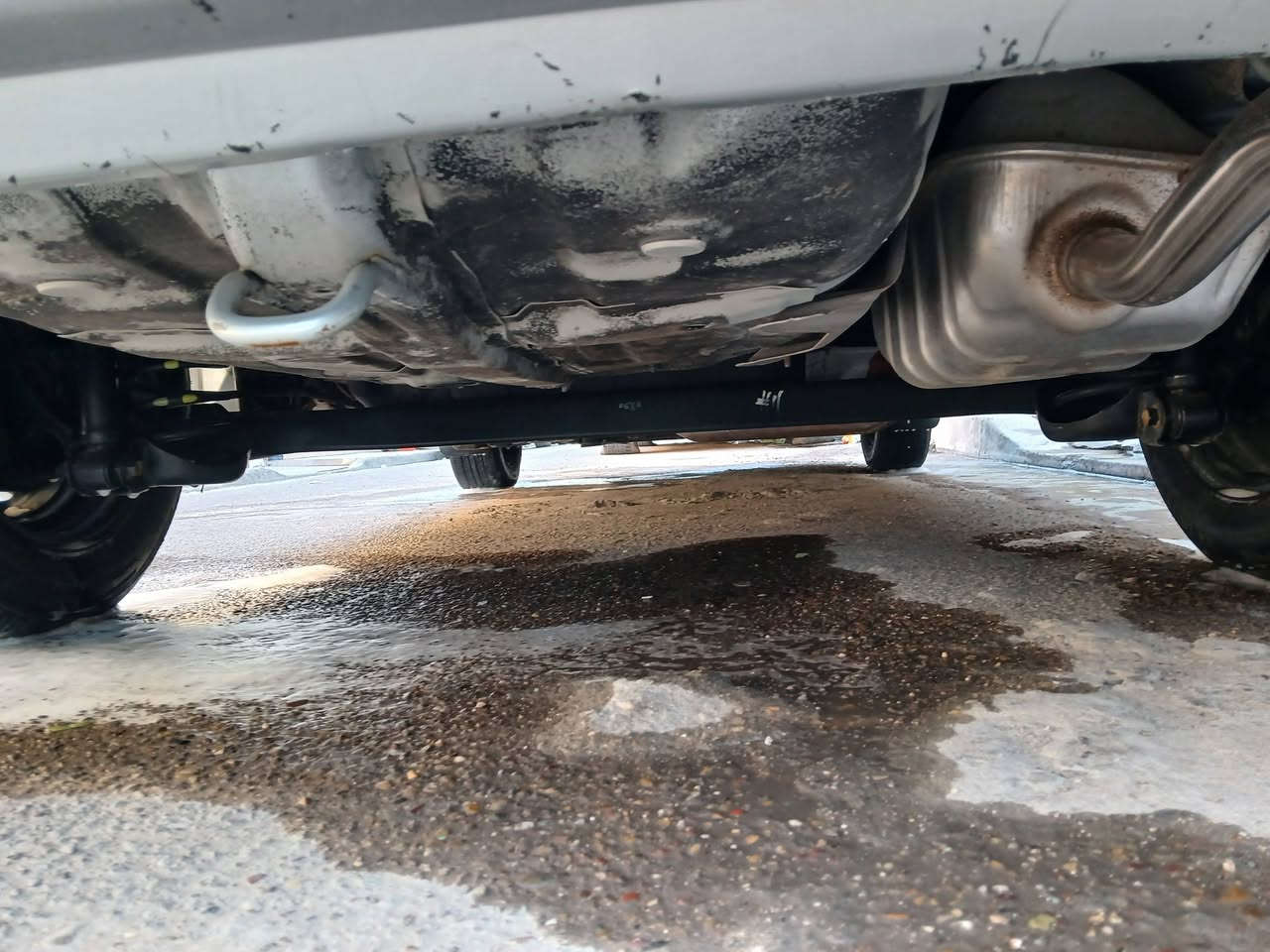 السلام عليكم للبيع هونداي اكسنت موديل 10 شركه عامه وضع الشركه مكفول من الصبغ السعر 107 مكان السياره بغداد ***********
