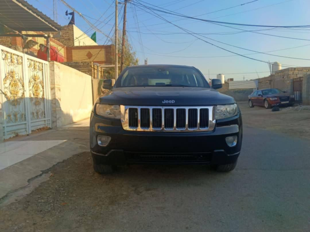 سلام عليكم ورحمة الله وبركاتة
Jeep 4×4 #2012 خليجي لمتد
محرك 6سلندر 3600
فور ويل
تحكم استيرن جهتين
خزن ميموري
موس وضعيات قياده
تبريد قطعتين
مضخم صوت قوي
داخل عسلي مطعم صاجيات
بيها فقط 5قطع كلير
بابين امامي وجاملغين امامي وبنيد
سياره مال موضف من بيتا المقر دوامه استعمال قليل جداً *********** اي استفسار اتصل
