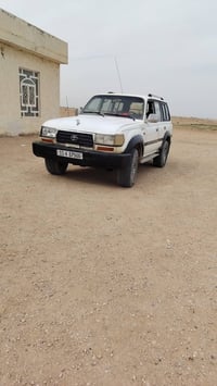 لاندكروز البيع موديل 92 رقم بغداد نكليزي  سياره مكفوله محرك وكير ففيتي...