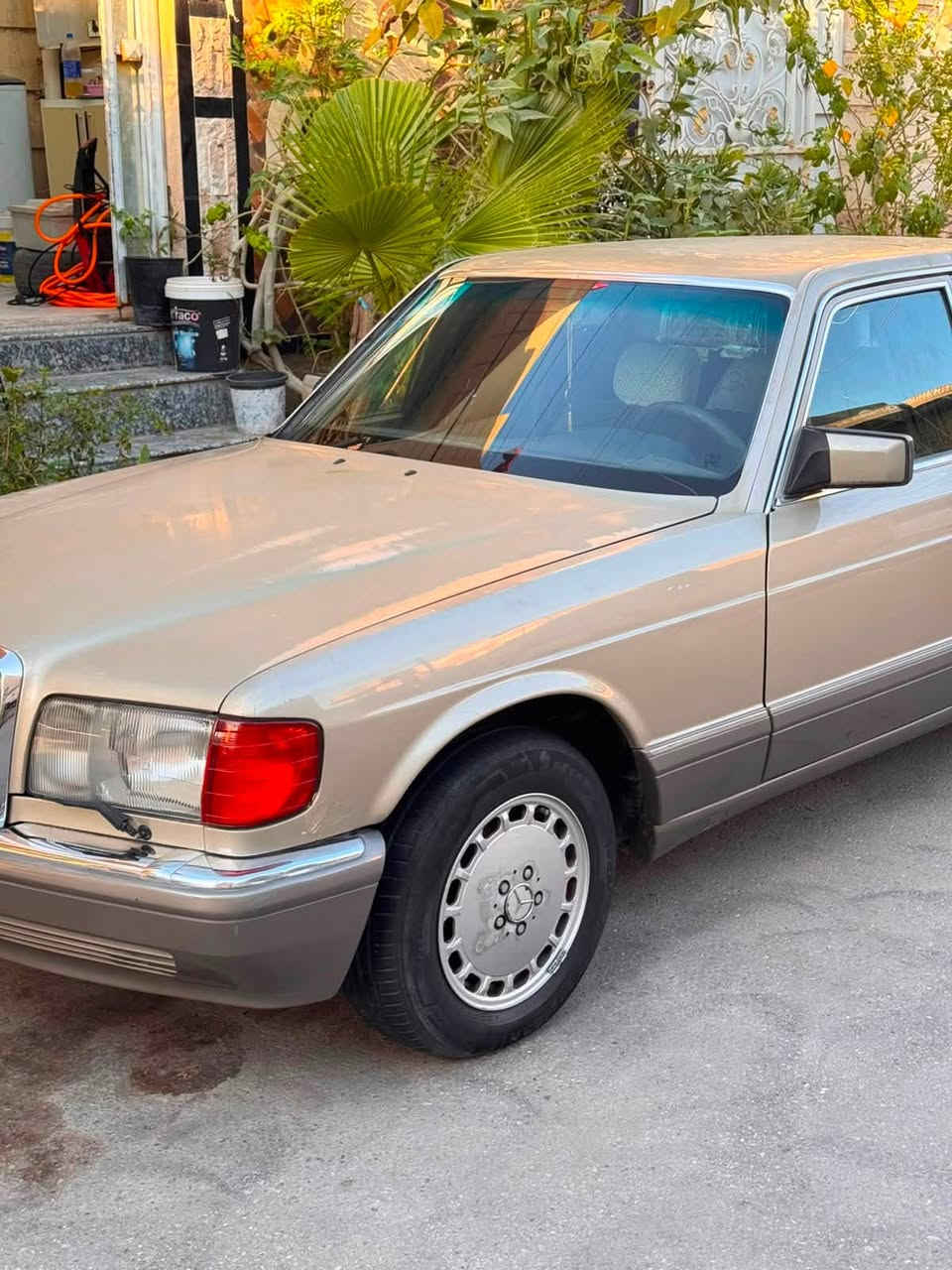 300SE -1989مارسيدس رئاسي
كير و محرك بلادي عنكبوت ( قبق اسود) 
سياره بلاديه كلها 
كهربائيات شغاله جام كهرباء 4 جامات
تبريد ثلج 
 الكشنات كلها نضيفه تحكم كشنات كهربائي 
أريل كهربائي
بلكات جديده 
نوزلات جديده 
دبل فيت بم ( بوش ) 
عنكبوت صافي 
قواعد دبلات بلاديه لا كص و لا تصليح و لا خياس 
لايتات زينون 
السعر 85بيها مجال 
الاستفسار :- ***********
