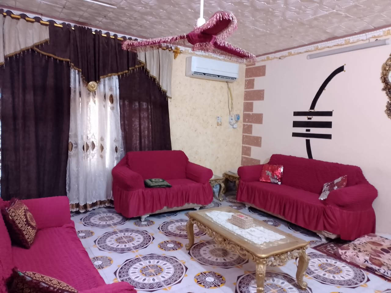بيت للبيع طابو صرف المساحه 150م يتكون من 2غرم نوم ومطبخ وصاله واستقبال وكراج وحديقه العنوان  حي الوحده الاولى خلف المستوصف وجامع الزهراء  ***********
