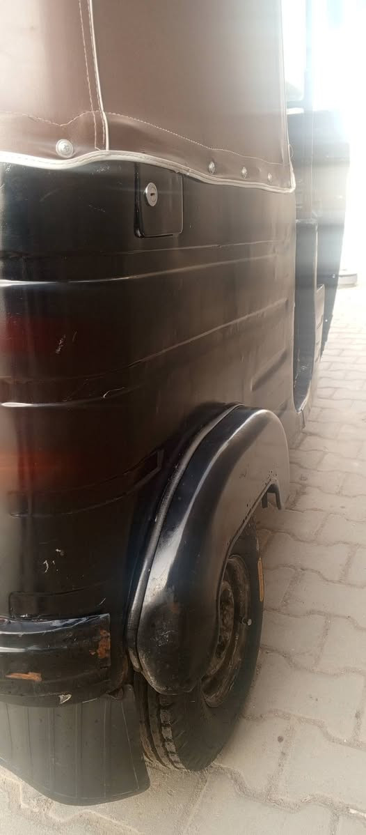 من رخصة صاحب كروب محترم سلام عليكم تكتك سوده 2019 شهر 12 مضلع كهربايات شغاله مكينه مكفوله من بكن ودخان وصوت مرتبه ومال شغل مابيه نواقص اوراق سبعه مصطفى شرط ترقيم سعره 4600 وبيه مجال لطيبين مكاني بغداد شعله رقم الهاتف *********** واسف على اطاله بغداد, العراق
