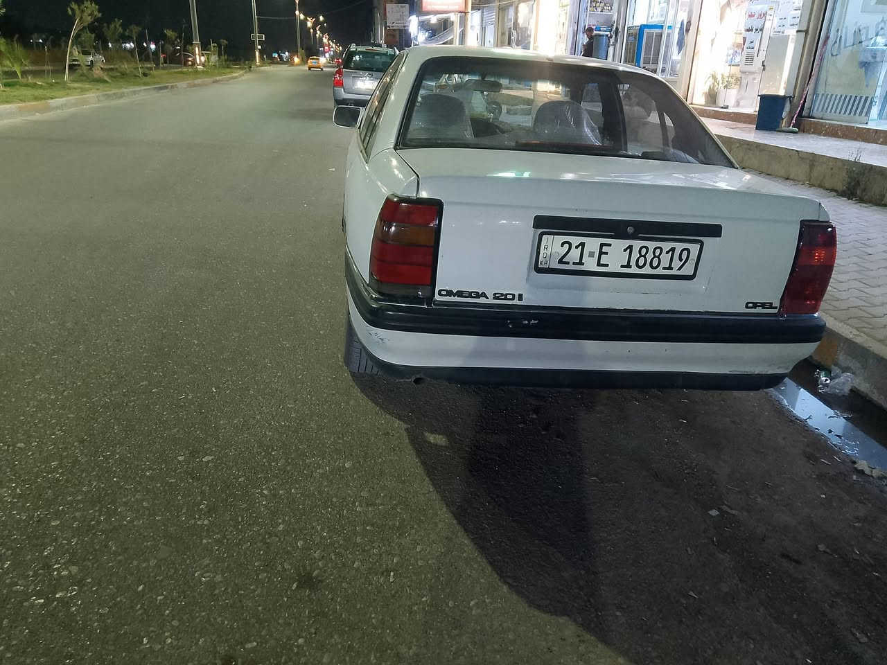 اوبل اوميكا موديل 1993 كير اوتماتيك سنويه لحد 2031 بسمي ما بيها ضربه ولا خياس كلها على البلاد كهربائيات كلها شغاله سقف سلايت تخم تاير جديد محرك لاصرف ولا بخار كير اوتوماتيك شرط بدون اي عيب جاهزه اطلع بيها وين يعجبك سعرها 37ورقه يرهم مراوس مكان السياره كركوك رقم سليمانيه دولي ***********ط  بطاقة بانزين بيها حجم 20
