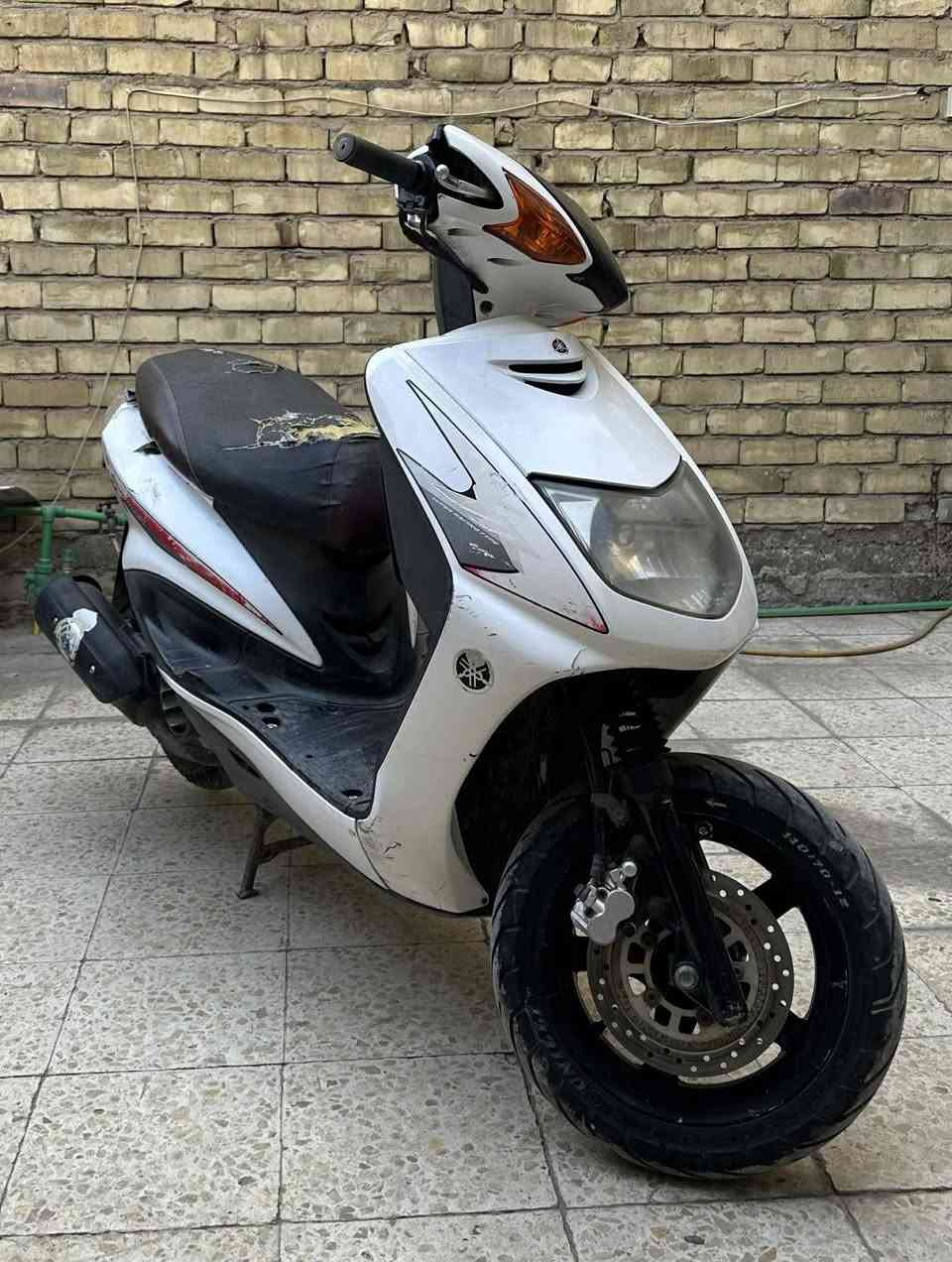 السلام عليكم سكنس نثيه للبيع بلاديه ستانين ستان كهربائي شغال والعدادات السرعه والبانزين واكفات ونقص جاملغ امامي ونقص سبايدر بس دراجه كلها مكفوله السعر 600 وبيها مجال بسيط متوفر عل رقم ***********
