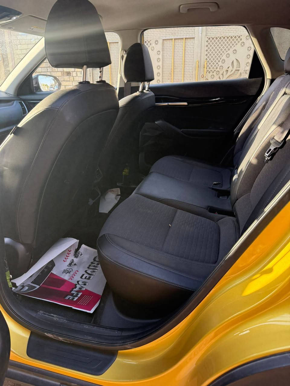 السلام عليكم 
كيا سيلتوز موديل 23 
المحرك 2000 دوش
اللون مميز ذهبي
 وارد امريكي بدون حادث  
فقط سرقه غراض الدعاميه  مثل ما موضح بالصور
وبالباب الي خلف باب الصدر صارت بيها طخة بسبب النقل والتحميل من الاردن للعراق وعندي فديوات وصور توضيحية
المواصفات عاديه
تحكم ستيرن جهيتن 
تحديد مسار وتثبيت الستيرن على الشوارع المخططه
الشاشه لمس وكاربلي وبلوتوث 
والتبريد قطعتين وشغال والتدفئة ايضا شغاله
جاهزة وكامله من جميع النواحي 
ومكفوله من كير ومحرك 
السياره بأسمي والسنوية باسمي 
السعر 200 $ 
***********
