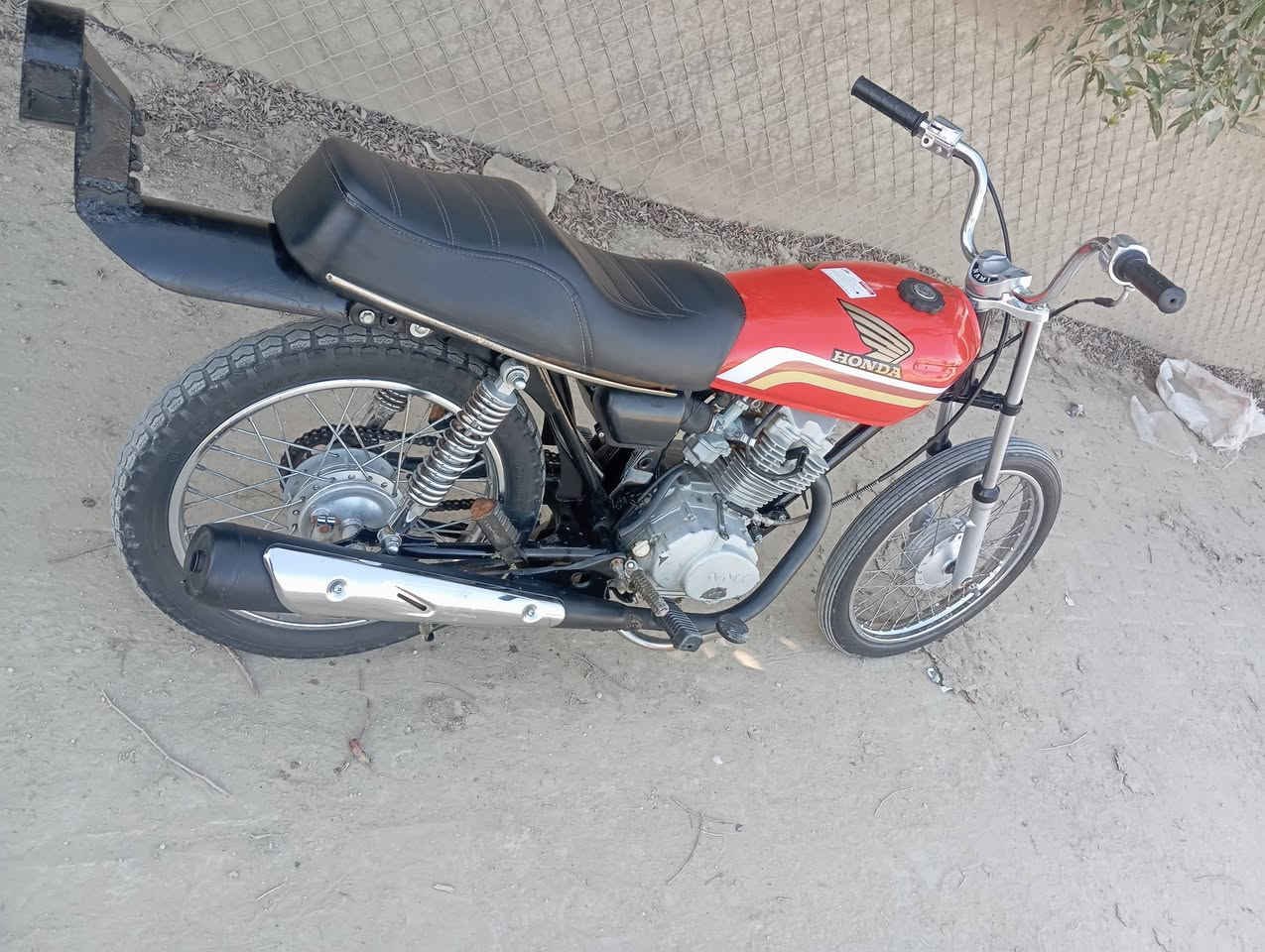 للهم صلي على محمد وال محمد ❤️ 
سلام عليكم دراجه للبيع نامه شلامجه موديل 21 كلك مكينه شاصي كفاله الدراجه كلش حلو وخير من الله مكفوله من نضوح وتبخير الدراجه احله من الصور سعرها 425 وبيها مجال مكاني ديوانيه قضاء الحمزة الشرقي رقمي ***********
