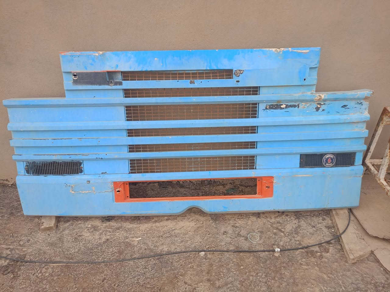 سلام عليكم
قراض سيارة للبيع كلمن وسعره خابر الاستفسار على رقم

 الهاتف(***********
