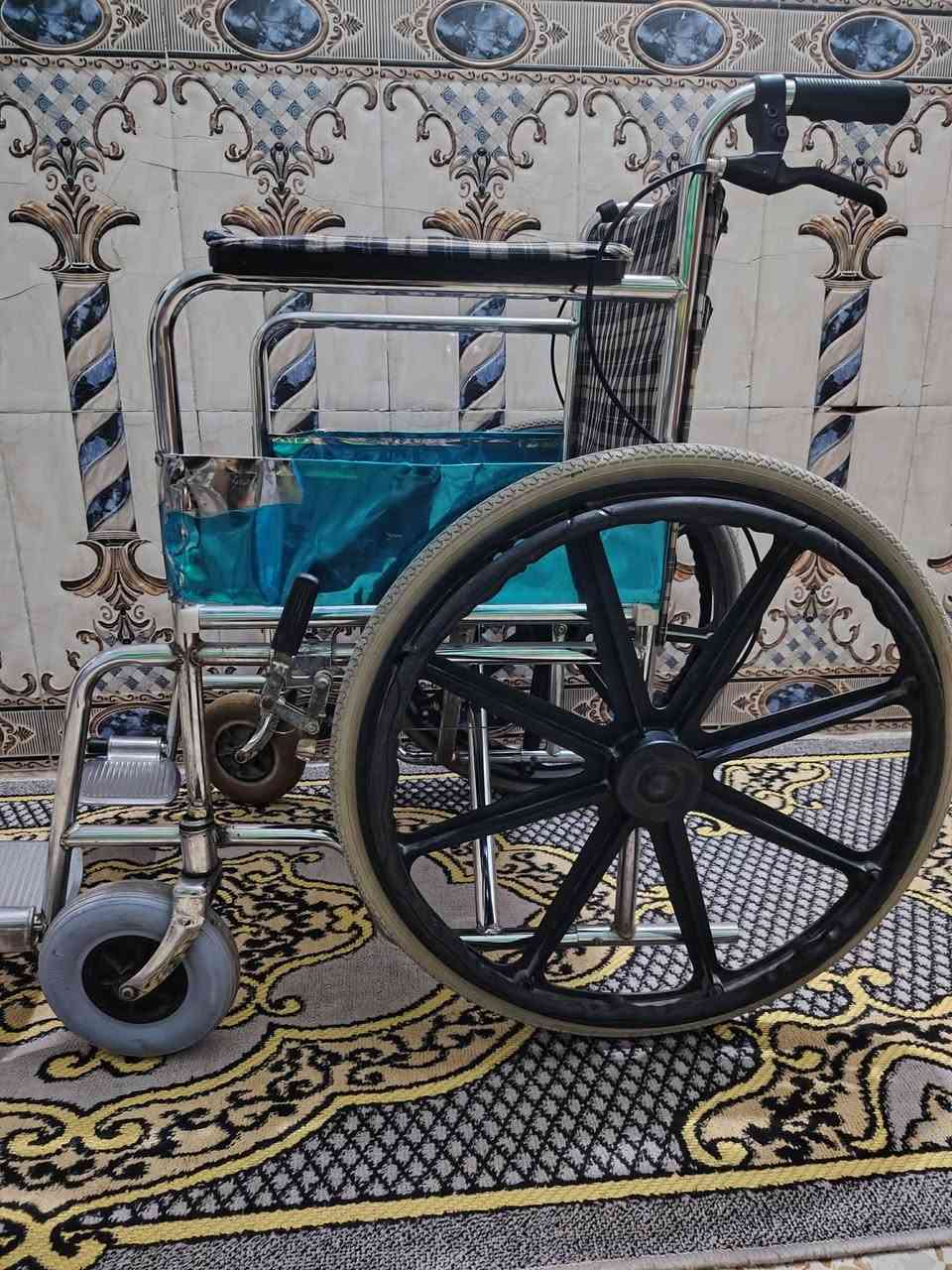 عربانه لبيع نضيفه مثل مواضحه بصوره اليريدهه يتواصل ***********
