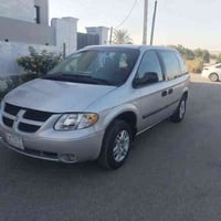 دوج موديل ٢٠٠٧ سبعه راكب سياره نضيفه جدا ماشيه ٨٢ فقط مال بيت ومحافظين...