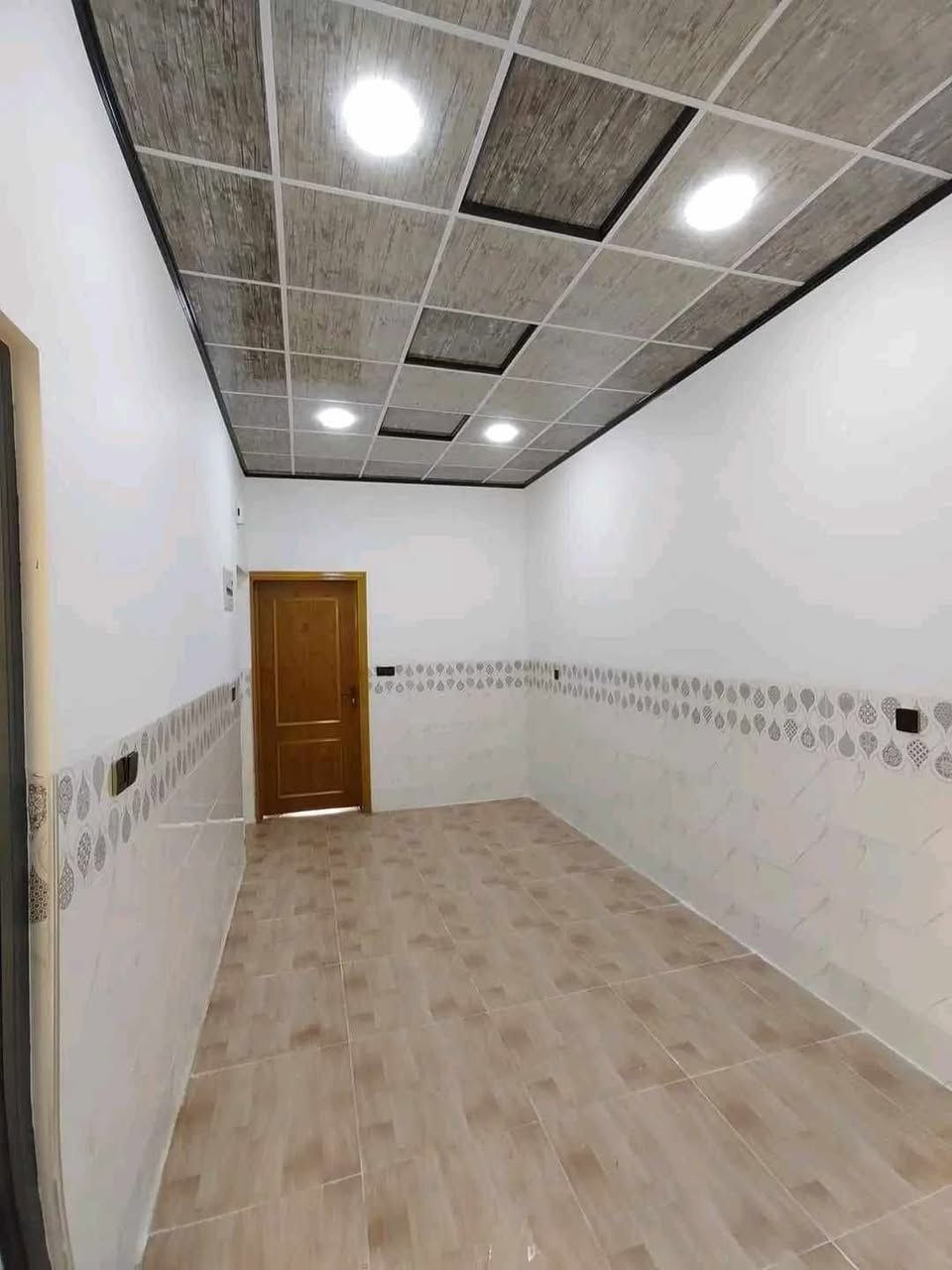 السلام عليكم ورحمه الله وبركاته
داران للبيع بناء حديث ملك صرف شرط التحويل يباع واحد أو الاثنين حسب الطلب المساحة100 متر واجهة 5 طابقين 
ط1/ غرفة نوم +استقبال + هول+مطبخ +مشتملات
ط2/غرفة كبيرة + هول+مشتملات
العنوان/حي البكر _سايدين تايتنك-قرب جامع الرؤوف 
#ملاحظة إحدى الداران زيرو غير مسكون
تفاصيل أكثر خاص


**إذا كنت صاحب هذا الإعلان وتريد حذفه لأي سبب، رجاءا أرسل رسالة إلى الدعم الفني**