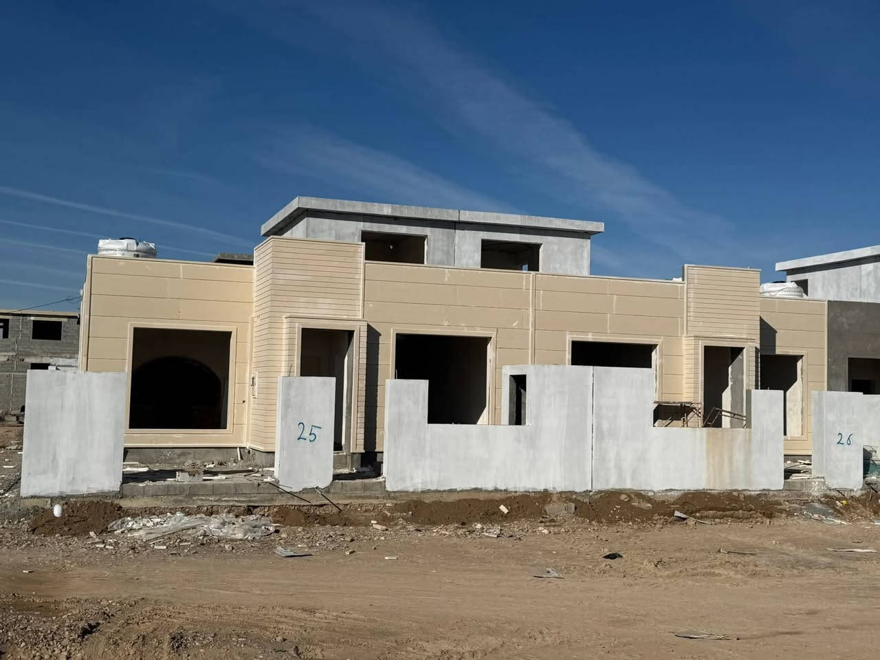 لە زۆنی یەکی پرۆژەی نڤین ستی 

کارکردن لە قۆناغی کۆتایدایە لە ئایندەیەکی زۆر نزیکدا 
..کلیلی خانوەکان ڕادەستی بەژداربووانی پرۆژەکە دەکرێت 

هەموو پرۆژەکە تەنها 416 ماڵە
کە تەنها لە 16 بلۆک پێکهاتووە

🔻زانیاری زیاتر لەسەر پرۆژەکە  لە کۆمێنتە 🔻

پەیوەندی بکەن

***********
***********

@highlight 
#projectmanagement #rebaz_real_estate #sulaymaniyah #project #xanaqin #kalar #estate #kurdistan #marina #sulaymani
