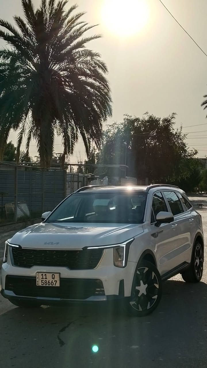 سلام عليكم للبيع سورنتو مديل ٢٤ ضمان الدوليه وداخله بلضمان امغلفه ppfحمايه جميع اجزاء السياره كفاله عامه صبغ وبار وتبديل وشخوط رقم بغداد بسمي ماشيه ٢٤ فول ١/١ 
فور اكس 
خمس كامرات
كراسي تدفئه وتبريد 
ويل 20
  بانوراما
جنطه كهرباء
وباقي الموصفات الفول باب اول 
السعر ٣٤٠ وبيها مجال قليل وماكو هيج سعر الفور اكس الفول 
***********
