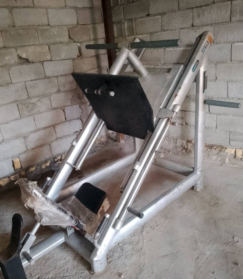 السلام عليكم اخواني الاعزاء سعر بلاش كلهم ب 18 ورقه مكاني محافظة الديوانية واتساب ***********
جهاز سحب من الأعلى قبضتين لداخل وعدله سايبكس امريكي الجهاز جديد..
جهاز سمث دبني نظيف وسلس شرط الشغل ..
دفع ماكنه أمريكي سلسه ونظيفه..
مسطبه مستوي مع شفت أساسي..
مسطبه متحركه امريكي..
حمالات شفتات العدد 2 مع شفت قصير..
بردات العدد 3 تفصال حجم كبير بوستر صور..
