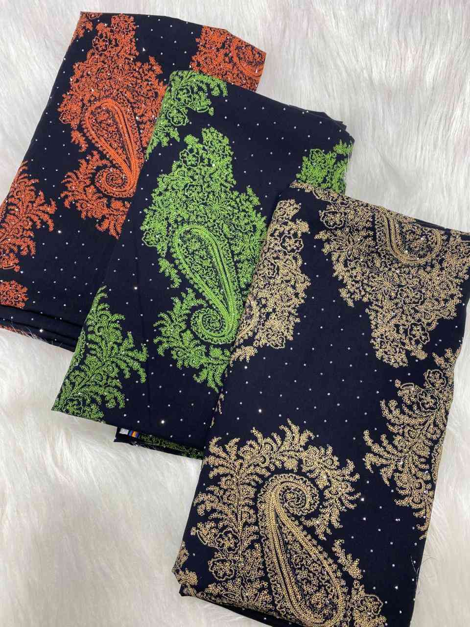 كشمير ايطالي 3D
سعر القطعه ب 6 
خدمه توصيل جميع المحافظات 
عنوان المحل كربلاء المقدسة خلف مجمع الكوثر 
واتساب ***********
