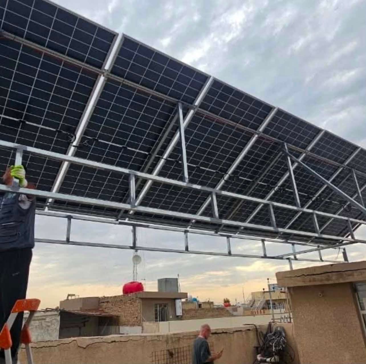 � السلام عليكم ورحمة الله وبركاته 
تعلن شركة الخطة البديلة (Plan 😎 عن استعدادها لتجهيز وتنفيذ:

🏡 المنازل
🏢 البنايات السكنية والتجارية
🏭 المشاريع بمختلف أحجامها

بأحدث منظومات الطاقة الشمسية، وتشمل
🔹 نوفر:
✅ منظومات High Voltage (HV) و Low Voltage (LV).
🔋 بطاريات LVTOPSUN الأصلية بمختلف السعات.
⚡ انفيرترات Solis و LVTOPSUN بأحجام مختلفة.
☀️ ألواح LONGi Hi-MO X10 بقدرة 650W عالية الكفاءة.

🔹 خدماتنا:
✔️ الكشف الموقعي ودراسة المشروع.
✔️ تصميم المنظومة بما يتناسب مع احتياج الزبون.
✔️ تجهيز جميع المواد الأصلية مع الضمان.
✔️ تنفيذ وتنصيب بأيدي كادر هندسي وفني متخصص.
✔️ برمجة وتشغيل المنظومة باحترافية.
✔️ خدمة ما بعد التنصيب والدعم الفني المستمر.
✔️ كفالة وضمان على الأجهزة وأعمال التنصيب.
✔️ أسعار منافسة وجودة مضمونة.

📞 للاستفسار والحجز:
رضا
***********

Plan B
نحو طاقة شمسية موثوقة… توفير أكبر ومستقبل أفضل. ☀
