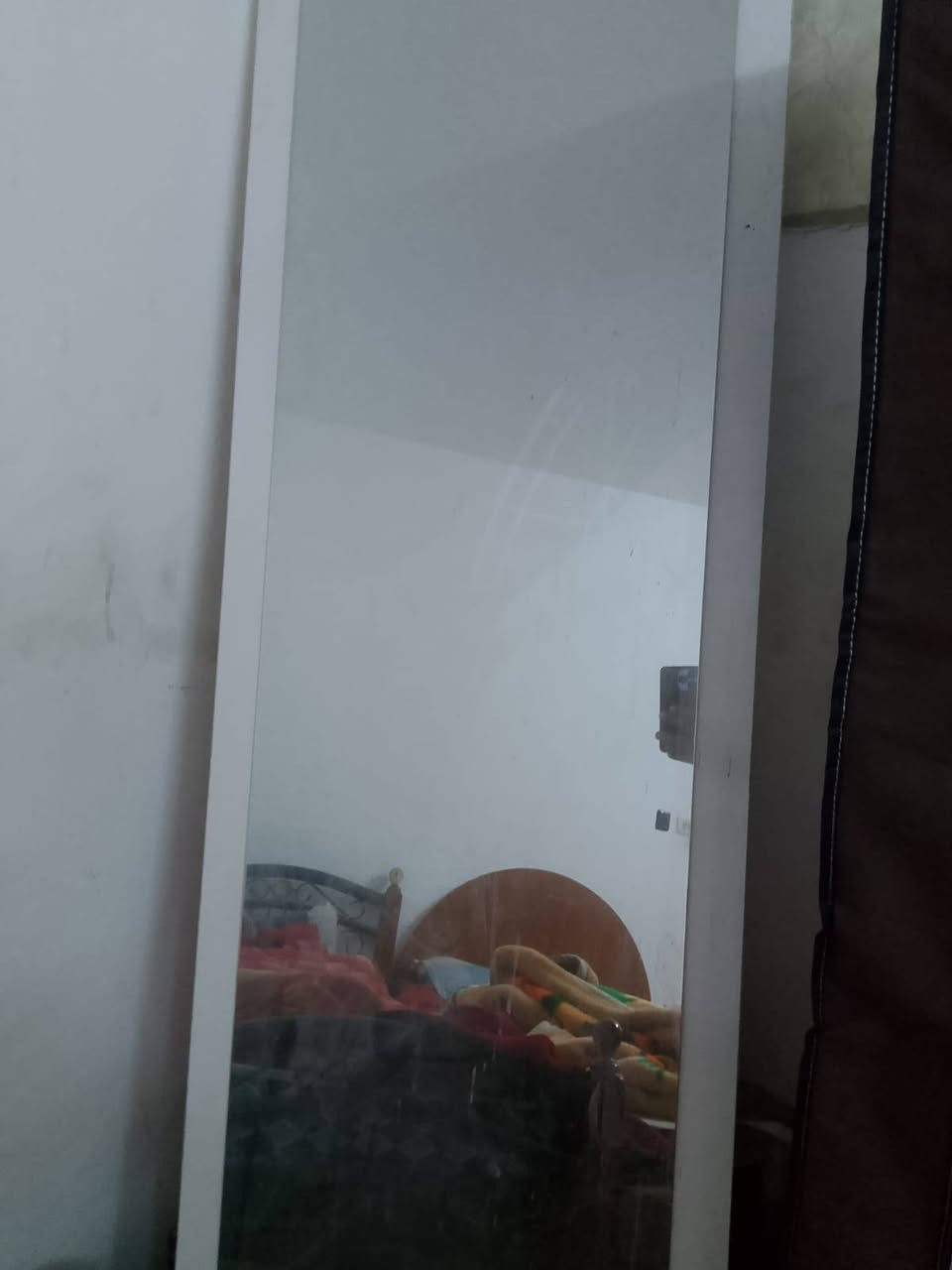 السلام عليكم غرفه كامله تتكون من كنتور ٦ خانات وجربايه وجرارات للبيع بسعر مناسب 1 رقمي  *********** السيديه يم مجمع السفير
