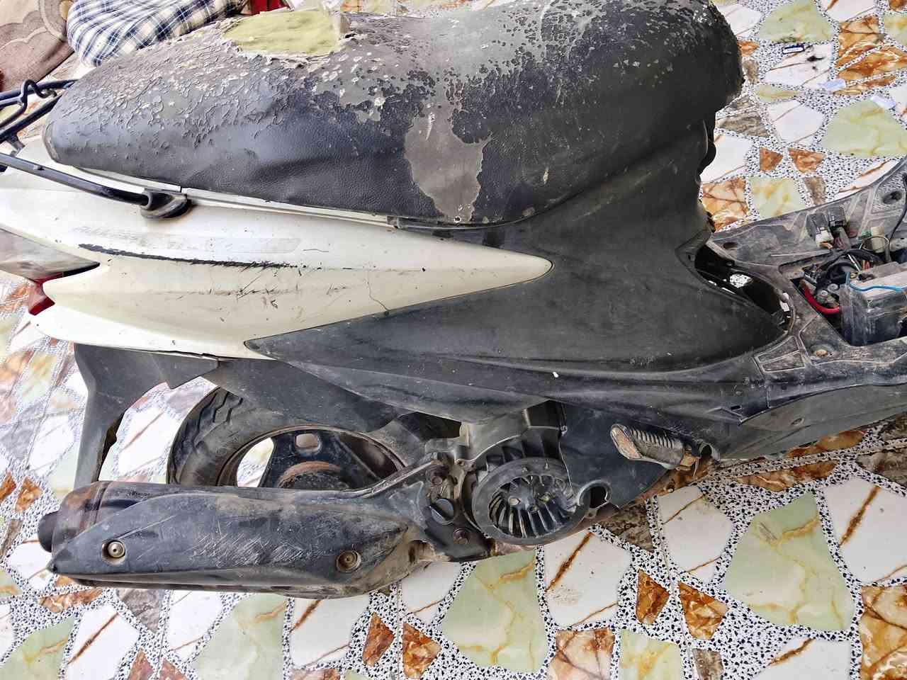دراجة ادرس نوزل شغاله نكره اي نقص مابيه نقصه بس كفرات شلعه تخبل دراجة نشطه سعر200بكاني بغداد سبع قصور ***********
