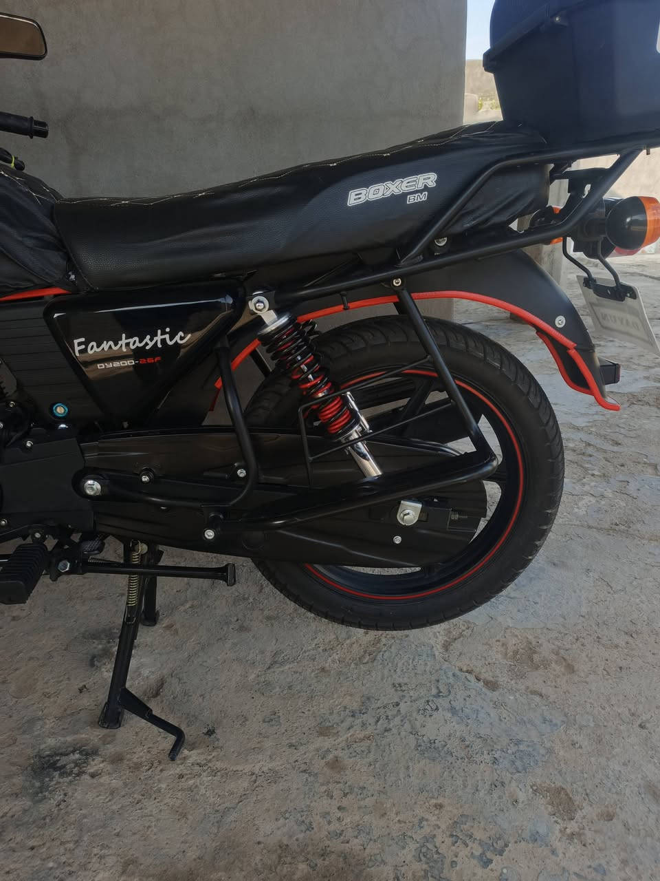 السلام عليكم دايوان موديل 2026شكل جديد لون برتقالي كفالة عامة من اي شي المكان ديالى ناحية السلام سراجق تفاصيل  الرقم ‏‪***********‬‏
