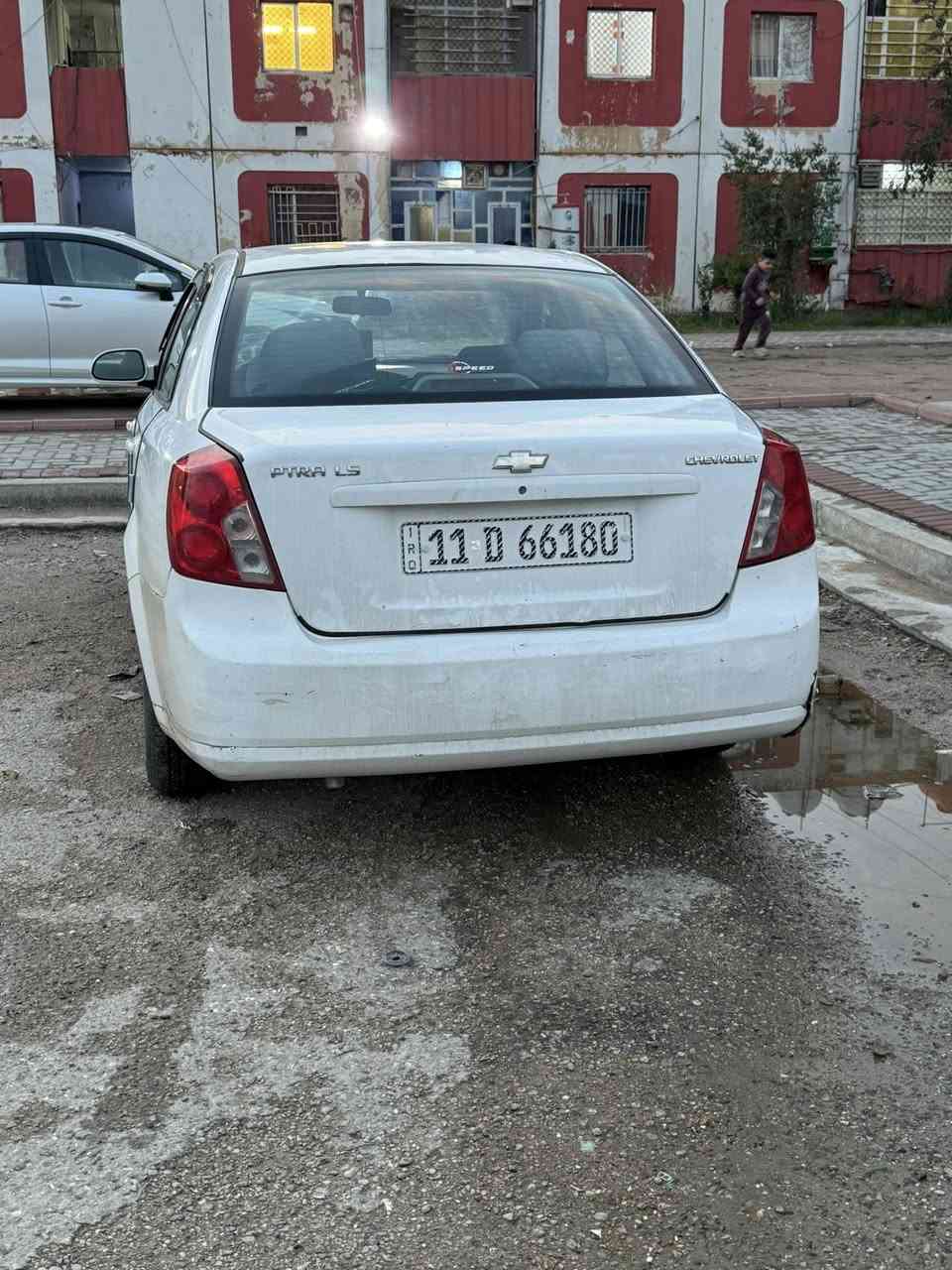 اوبترة 2011 باسمي بيها مكينة رايدها 65وبيها مجال ***********
