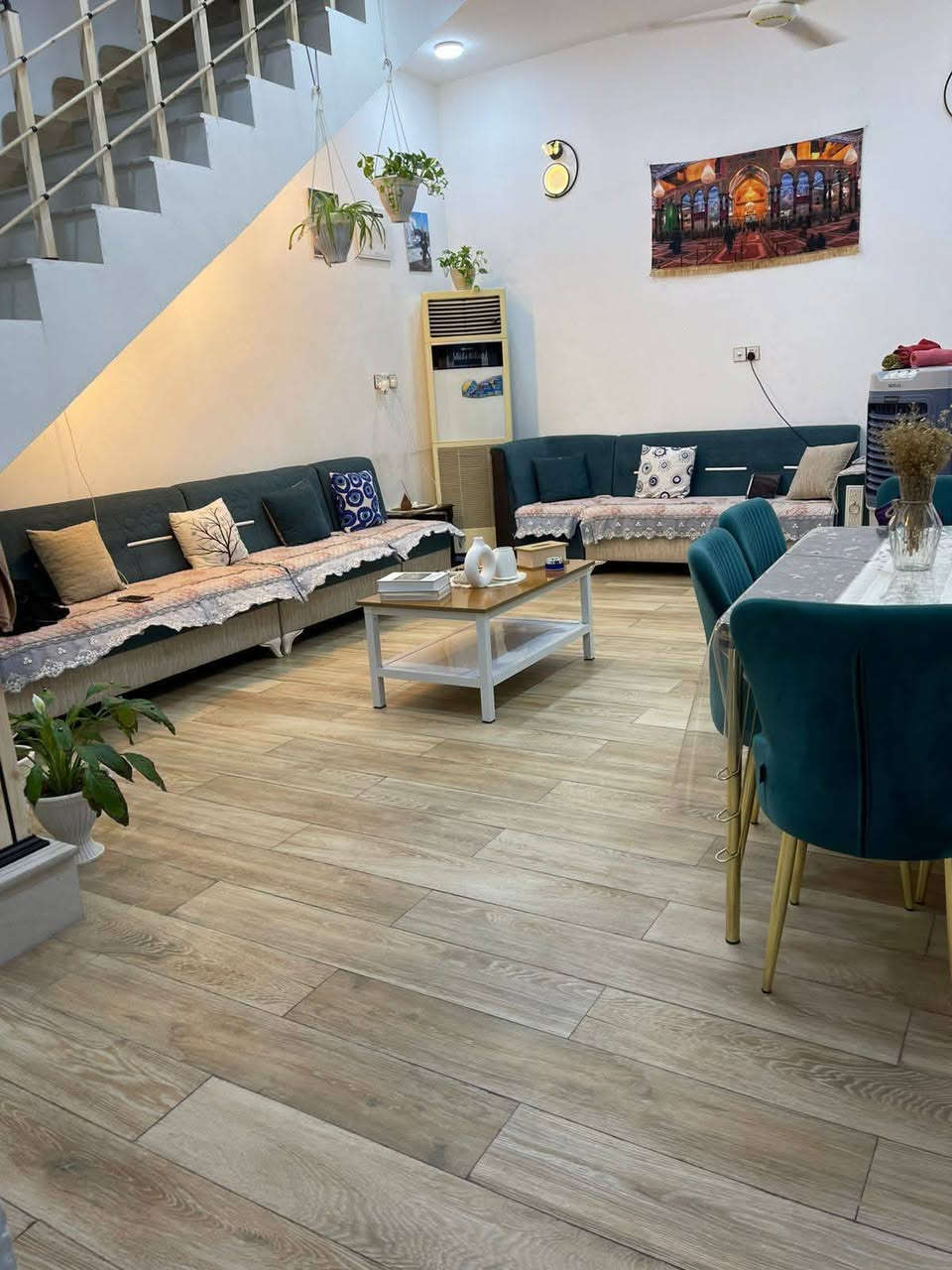 دار سكني للبيع 🏠 مطلوب اسكان 63 مليون 

المساحة  : 200م السعر مناسب جدا

العنوان  : حي الضباط خلف المول قرب فوج الطوارئ 

              ((طابو    صرف ))
⬇️⬇️⬇️

التفاصيل : بناء 2025 كونكريت مسلح 
الطابق الاول  / 2 غرف نوم + صاله + استقبال + مطبخ+ مجمع صحيات داخلية وخارجية

الطابق الثاني صاله  كبيره نقص غرفتين بالوجه 

             *️⃣*️⃣*️⃣*️⃣*️⃣

لمزيد من المعلومات والاستفسار مراجعة مكتب الكرعاوي للعقار
  
العنوان  حي الصدر الاول . سايدين النسر. قرب بانزين خانة انوار الكفيل الاهلية 

 ارقام الاتصال ✅
***********📞
***********📞

✅ او مراسلة الصفحة♦️

✅ ارقام الهواتف تحتوي على واتساب🟩
