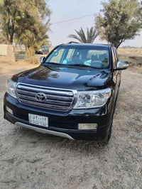 لاندكروزر • ٢٠١١ • ستينية