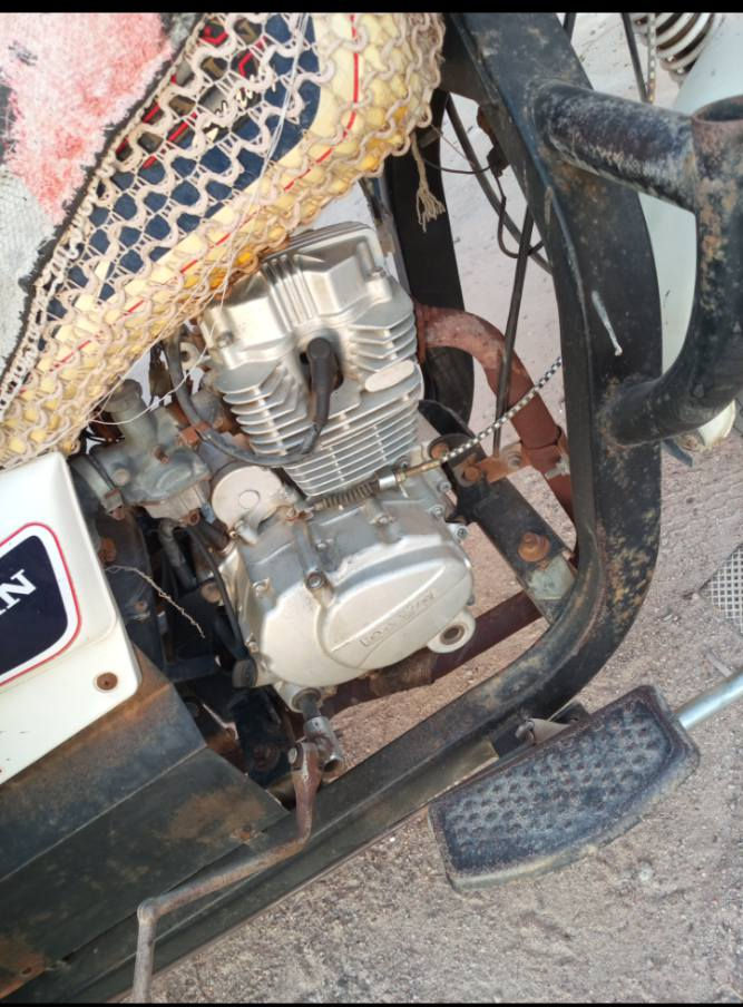 ستوته دايون مديل 2017 اوراق أصوليه كامله  محرك نضيف مفتوح مره واحده مچفت مابيها تبخير أبد وكهربائيات كلها شغاله سعره مليون و200 وبيها مجال لمكان سفوان لتواصل ***********
