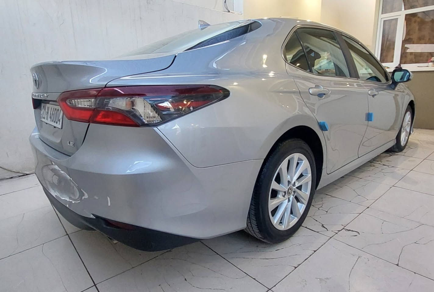 من رخصة الادمن سلام عليكم تويوتا كامري 2024 للبيع رقم سليمانيه انكليزي حادث سياره جاملغ وبنيد  ماشيه 15 الف ميل للاتصال *********** السعر 205$ مكاني الفلوجه
