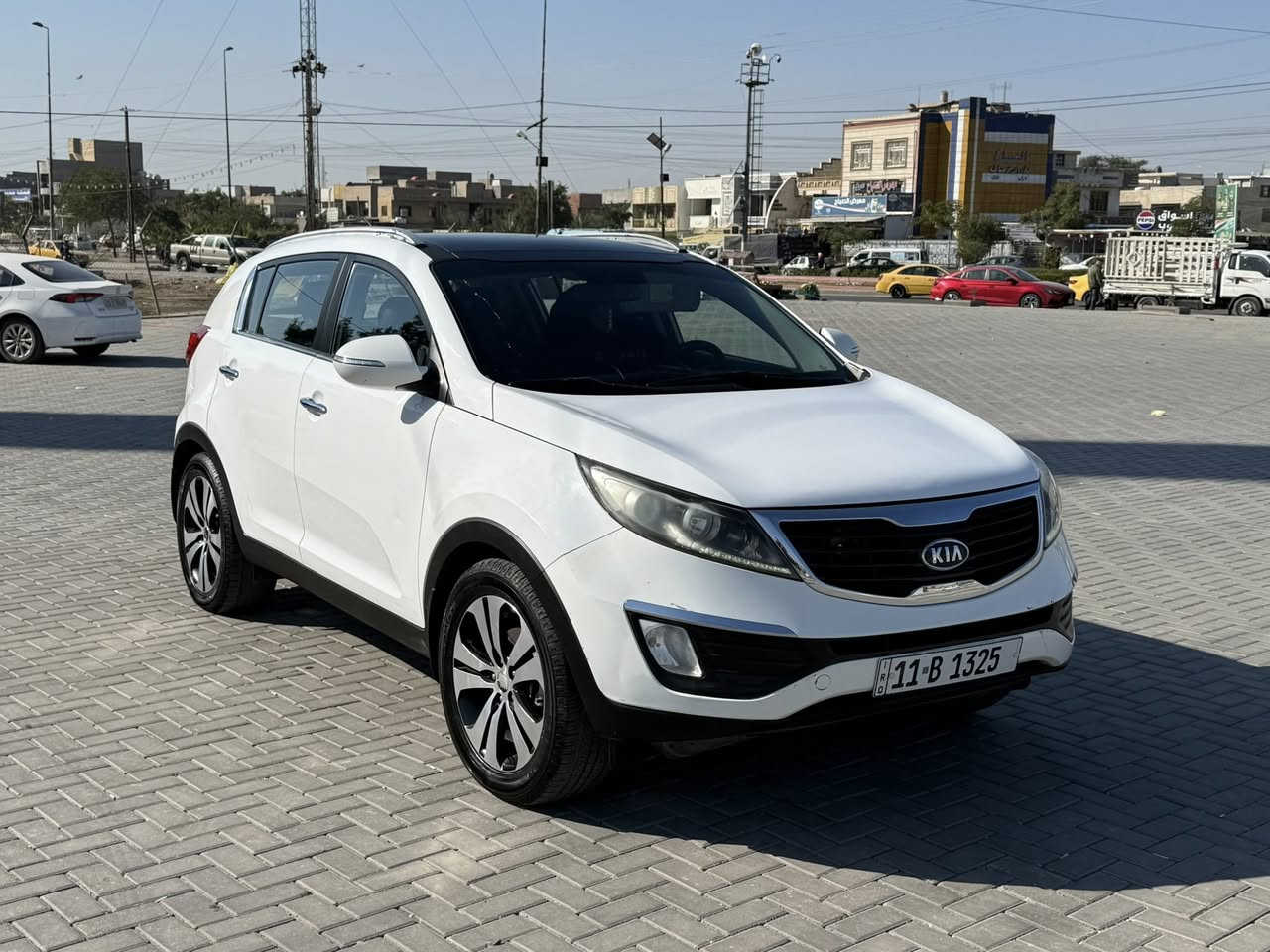 سلام عليكم كيا سبورتاج للبيع موديل 2012 السياره نضيفه وحلوه بدون صبغ بارد قليل بل باب الخلفي فول مواصفات رقم بغداد الجديد السعر ١٤٨  مجال بصيط بيها الاستفسار اكثر اتصل ***********
